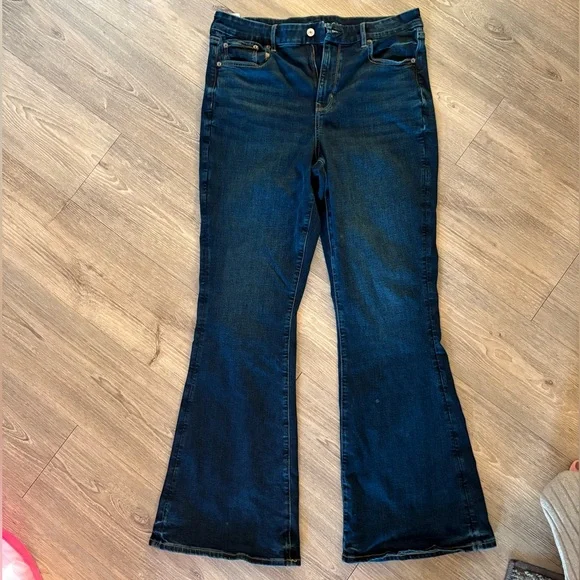 AE Next Level Curvy Super High-Waisted Flare Jean LONG - Picture 6 of 8